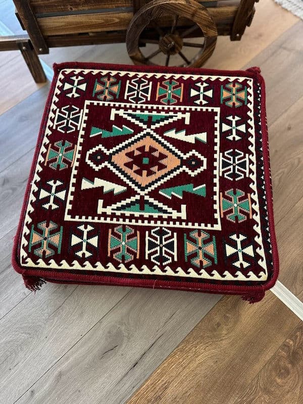 بوف تقليدي باللون ݣرونة  60x60x20cm 1