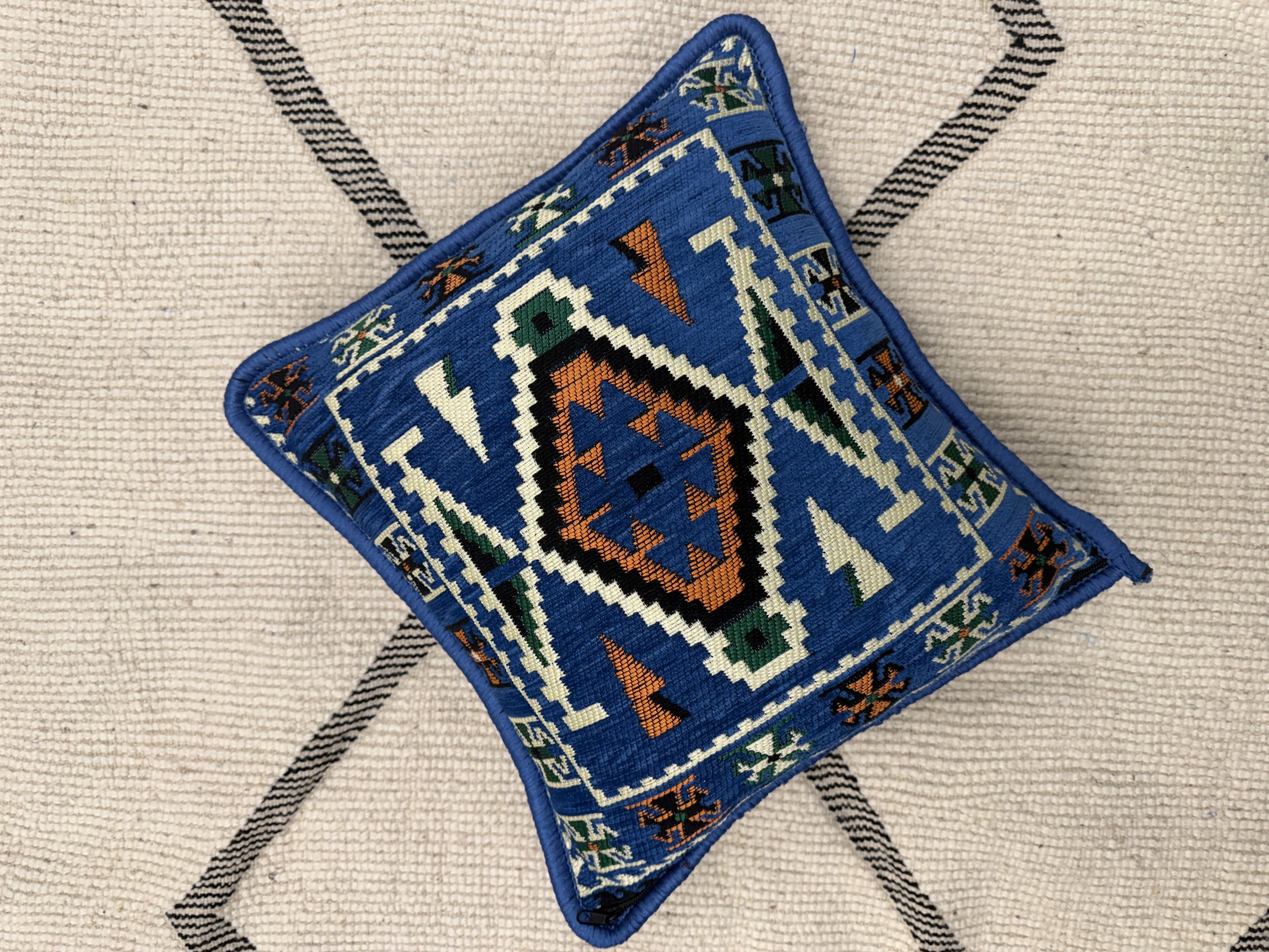 وسادة  تقليدية  باللون الأزرق-40*40cm 1