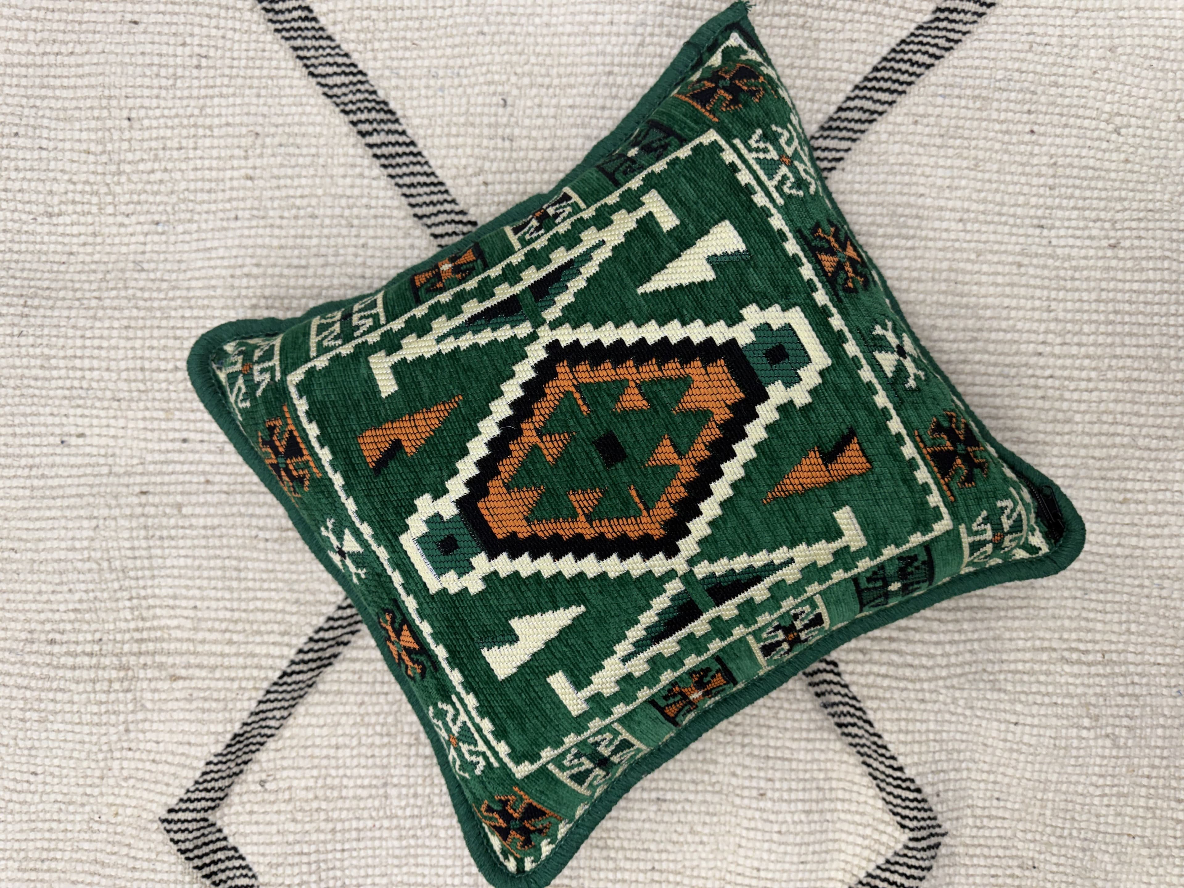 وسادة  تقليدية  باللون أخضر-40*40cm 1