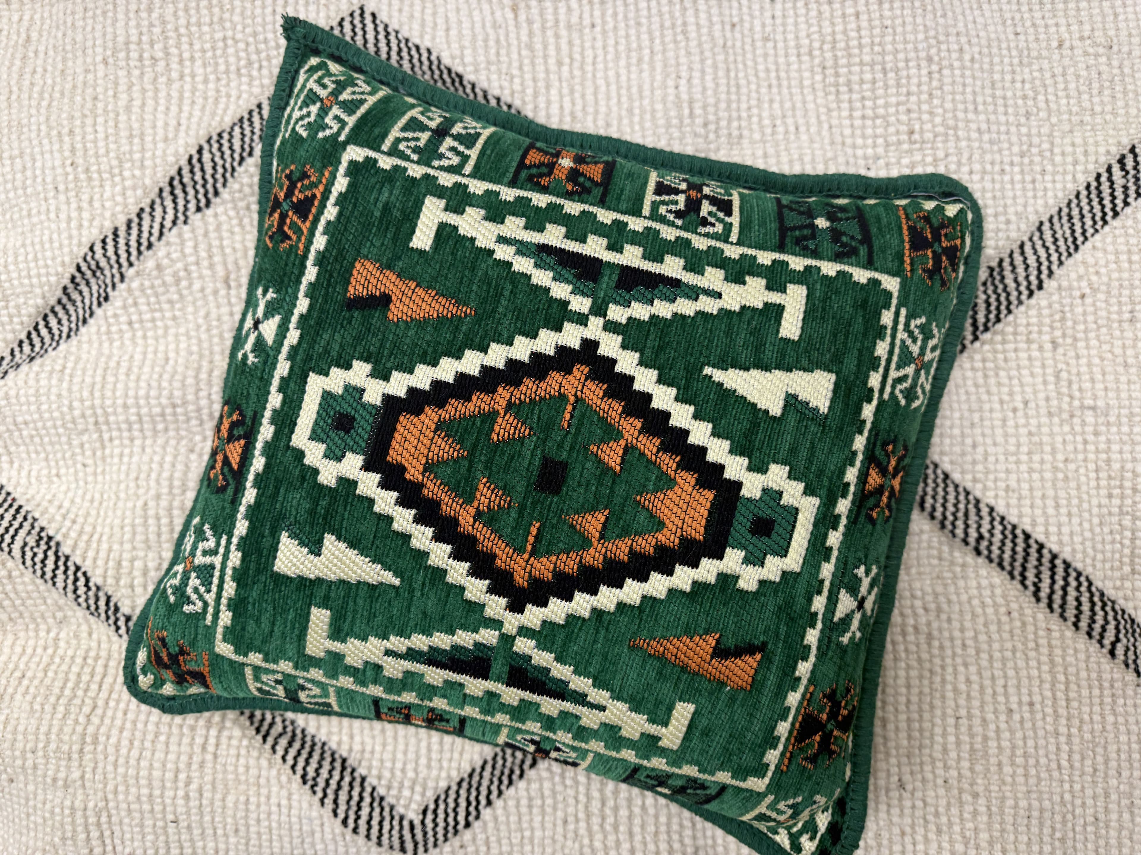وسادة  تقليدية  باللون أخضر-40*40cm 2