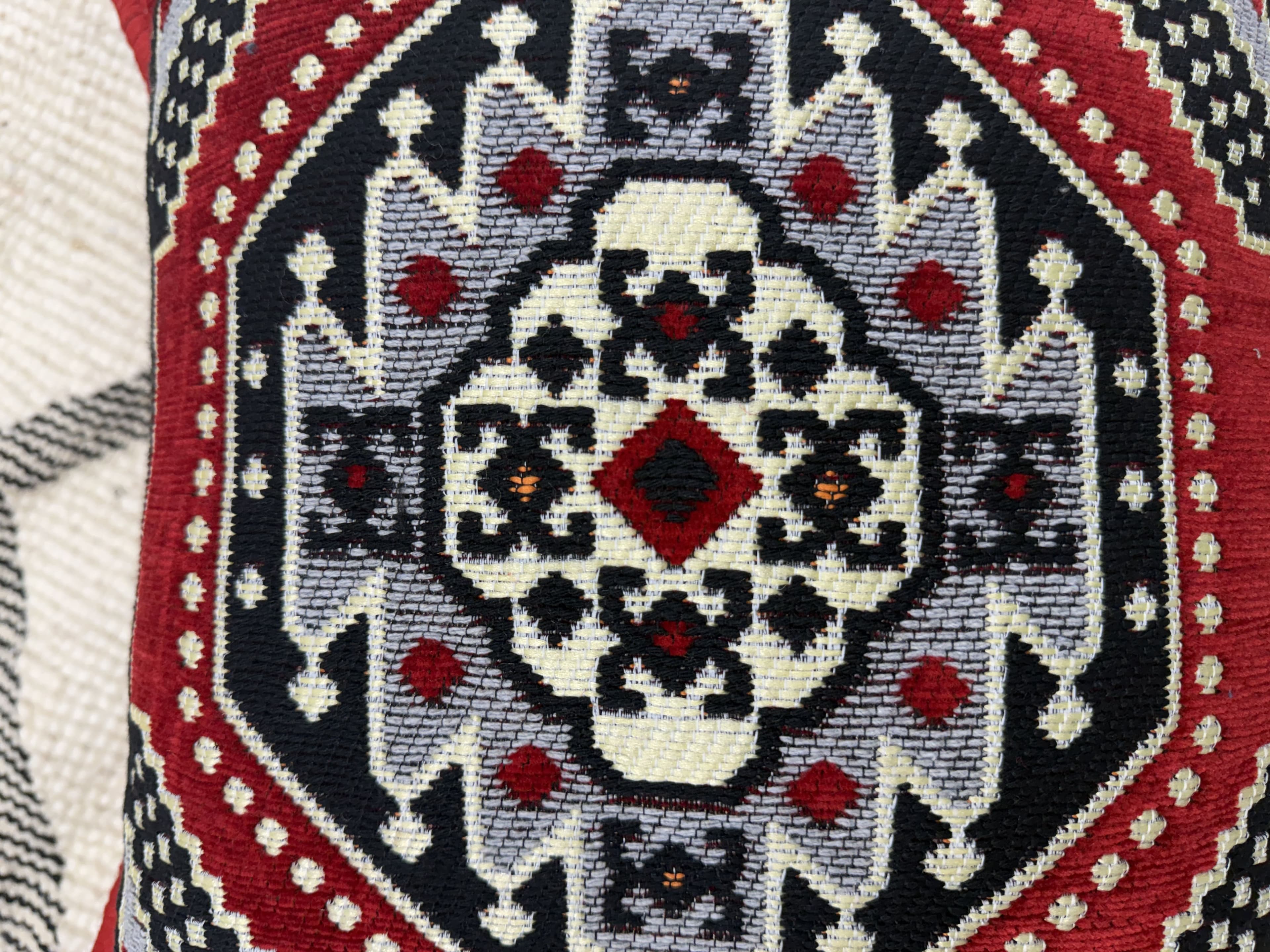 وسادة  تقليدية  باللون الأحمر-40*40cm 4