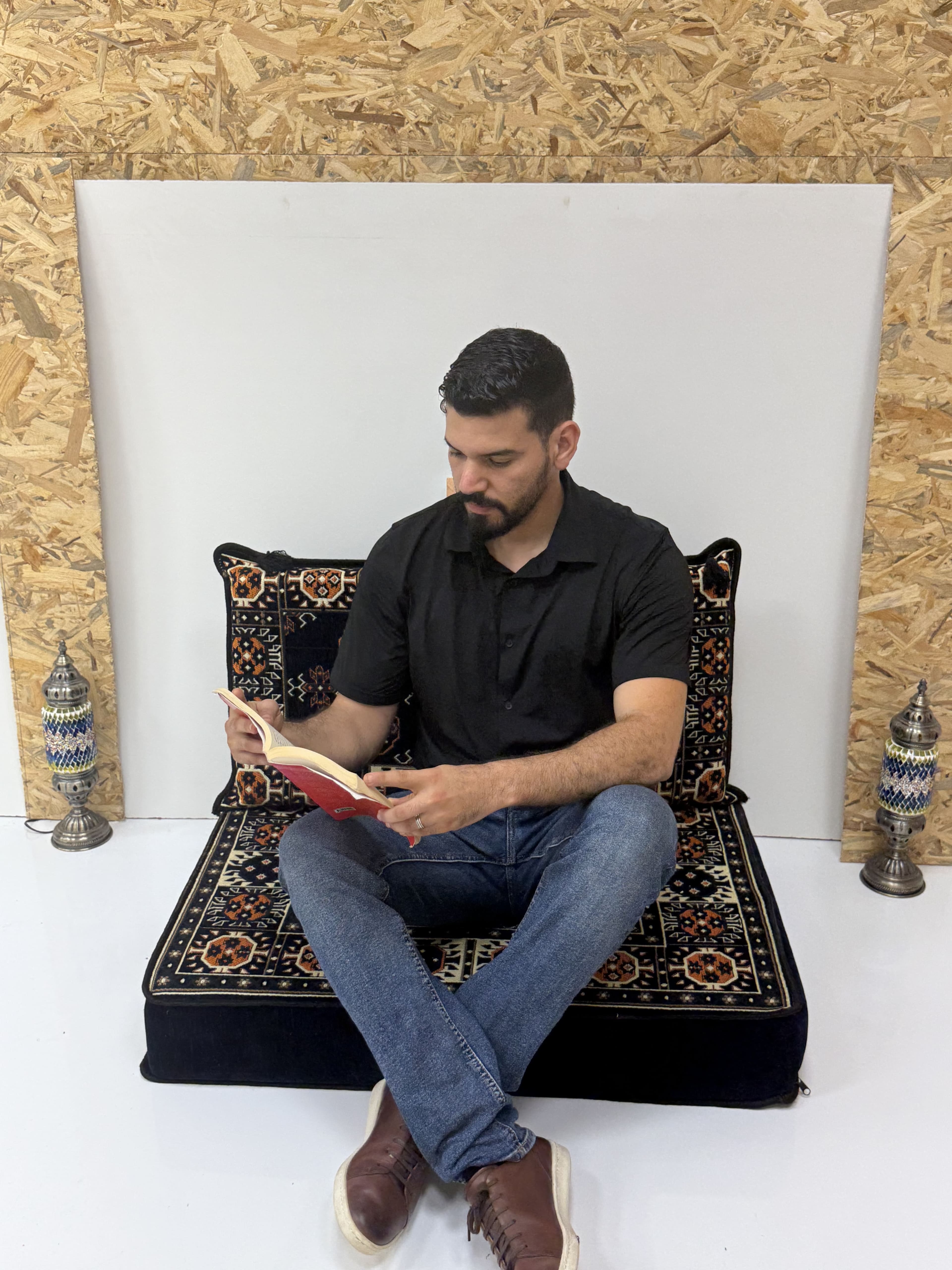 مجلس قراءة تقليدي (95 × 70 × 15 سم) 4
