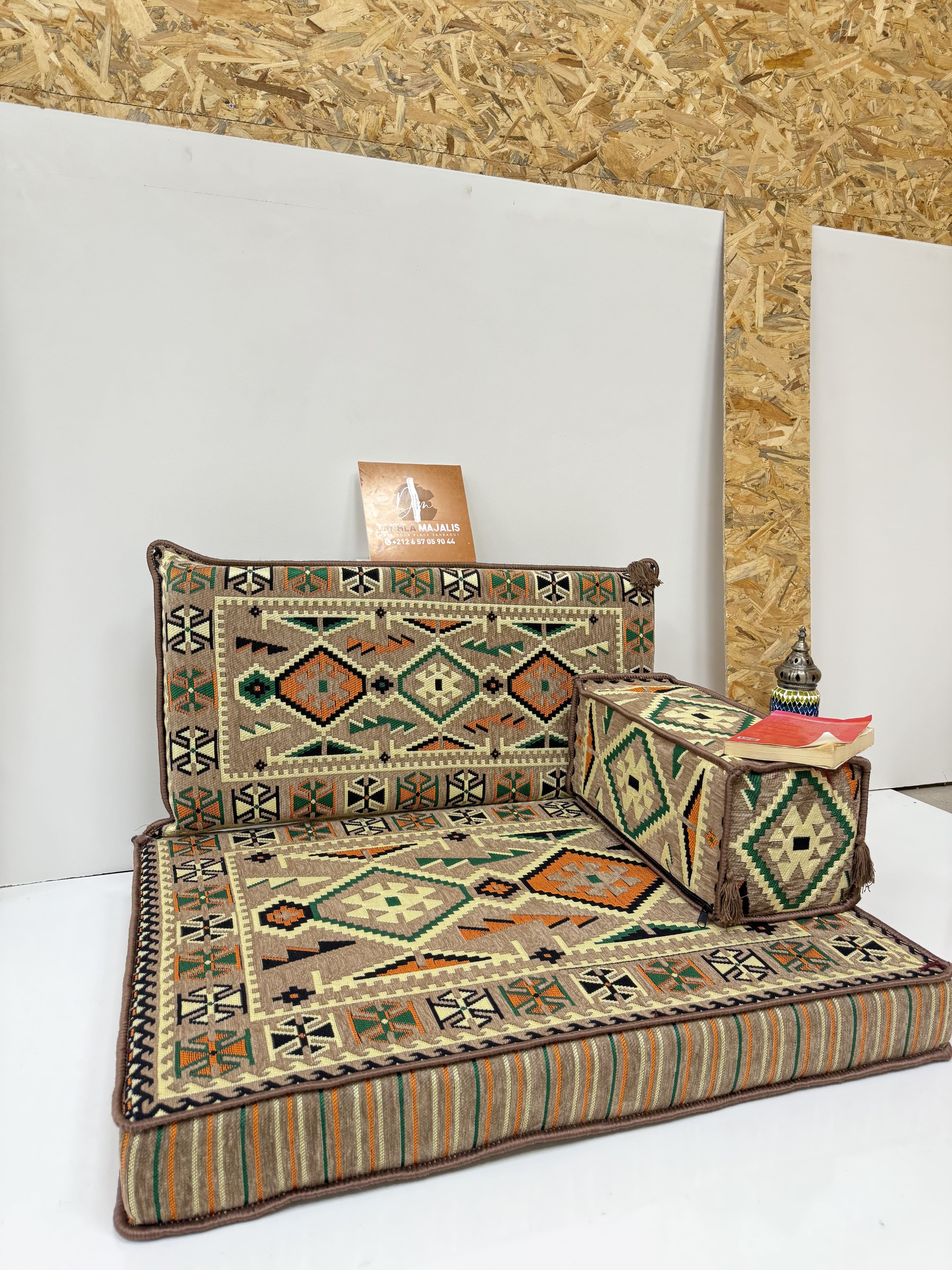مجلس قراءة تقليدي (95 × 70 × 10 سم) 2