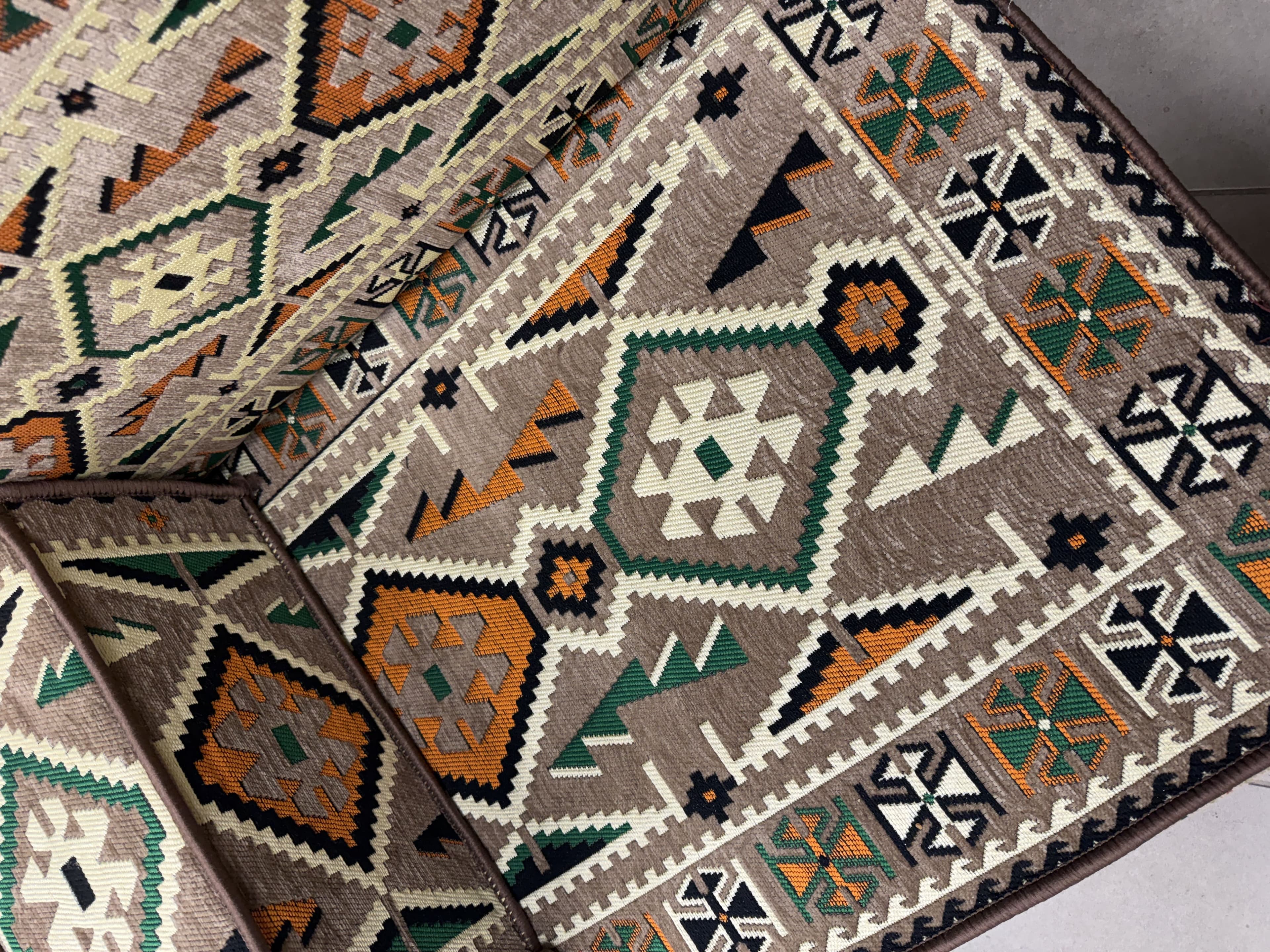 مجلس قراءة تقليدي (95 × 70 × 30 سم) 2