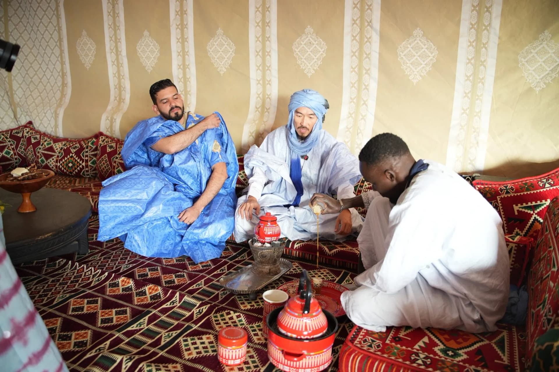 What Are the Rituals of Saharan Hospitality?